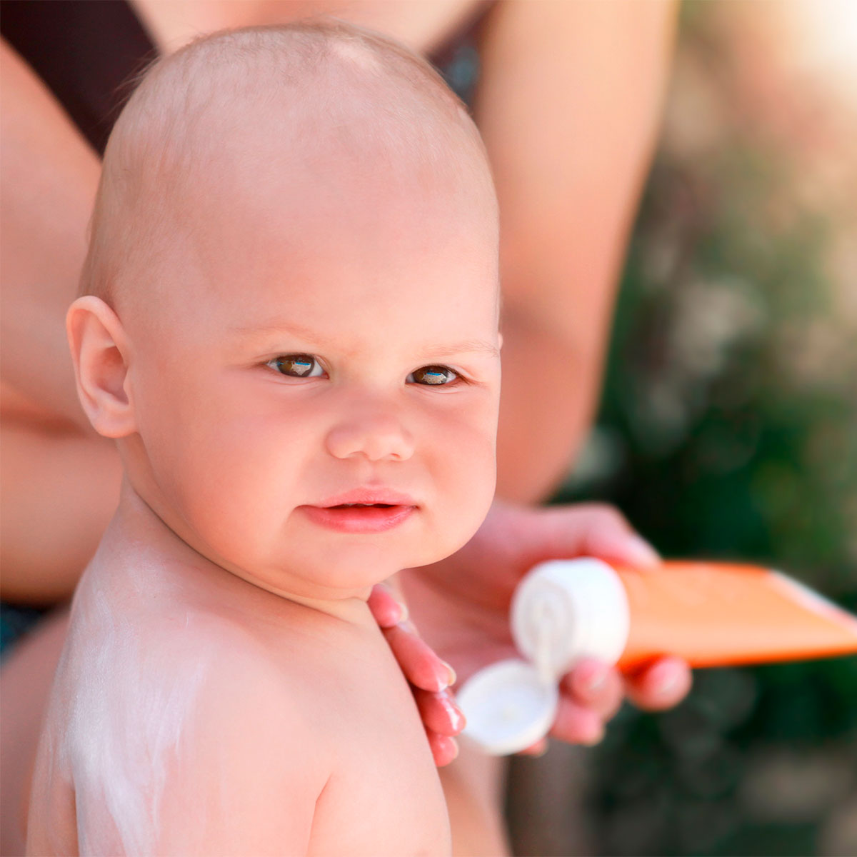 Cómo proteger la piel del bebé del sol