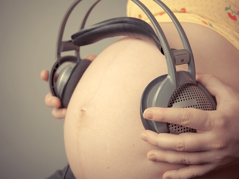 Bebé y música