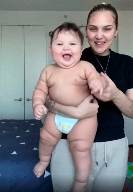 bebe 11 meses cuerpo entero