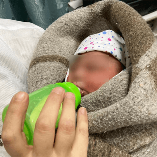 Bebé sobrevive a temperaturas extremas