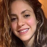 Shakira se suma a la moda de crear camisetas &#039;tie dye&#039; con sus hijos