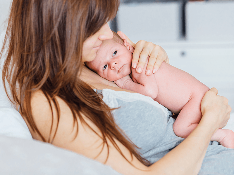 La OMS reivindica el contacto piel con piel tras el nacimiento del bebé