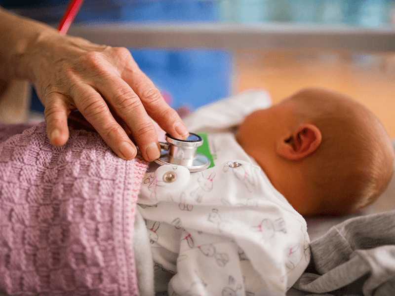 Bebé con anticuerpos frente al coronavirus