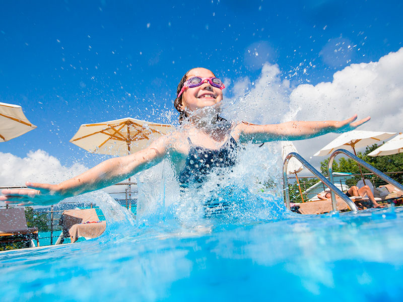 Los pediatras dan pautas para que los niños disfruten el verano a pesar del COVID-19