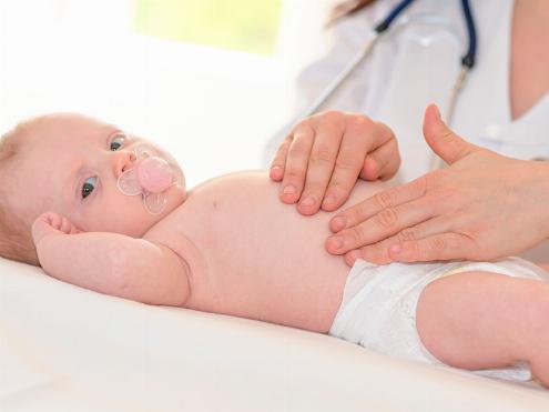 Hernia umbilical en el bebé, ¿cómo reconocerla y tratarla?