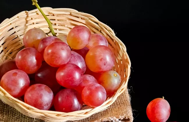 alimentos-prohibidos-uvas-enteras