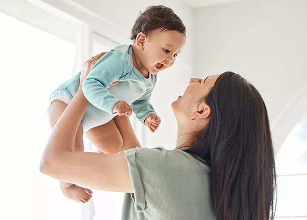 hitos-desarrollo-bebe-4-meses