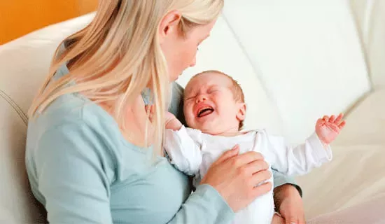 Aspectos básicos de seguridad en recién nacidos para madres y padres  primerizos - Lovevery