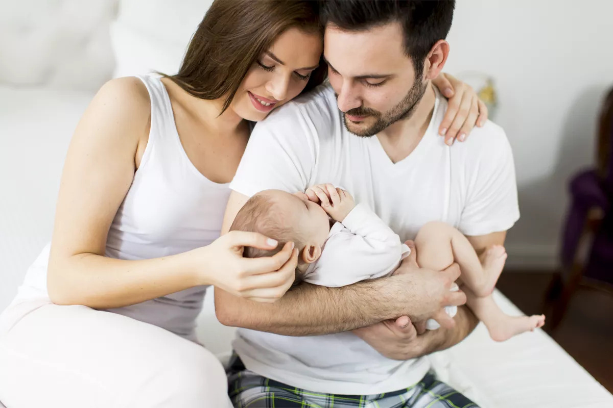 cuando reconoce bebe papás