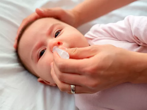 Cómo limpiar los oídos de tu bebé