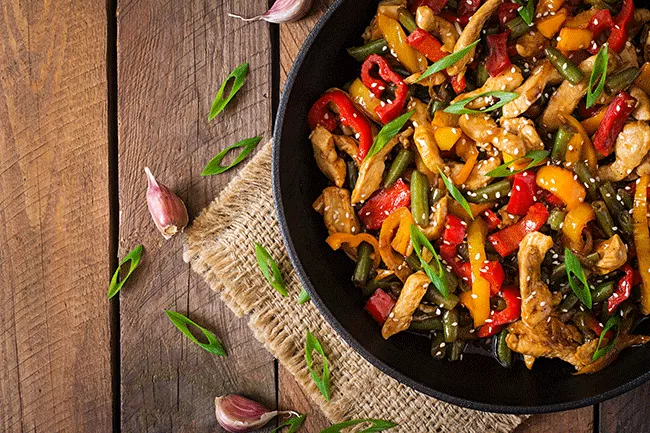 cenas-pollo-salteado-pimientos