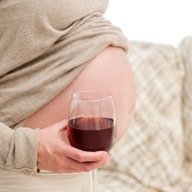 Consumir alcohol durante el embarazo