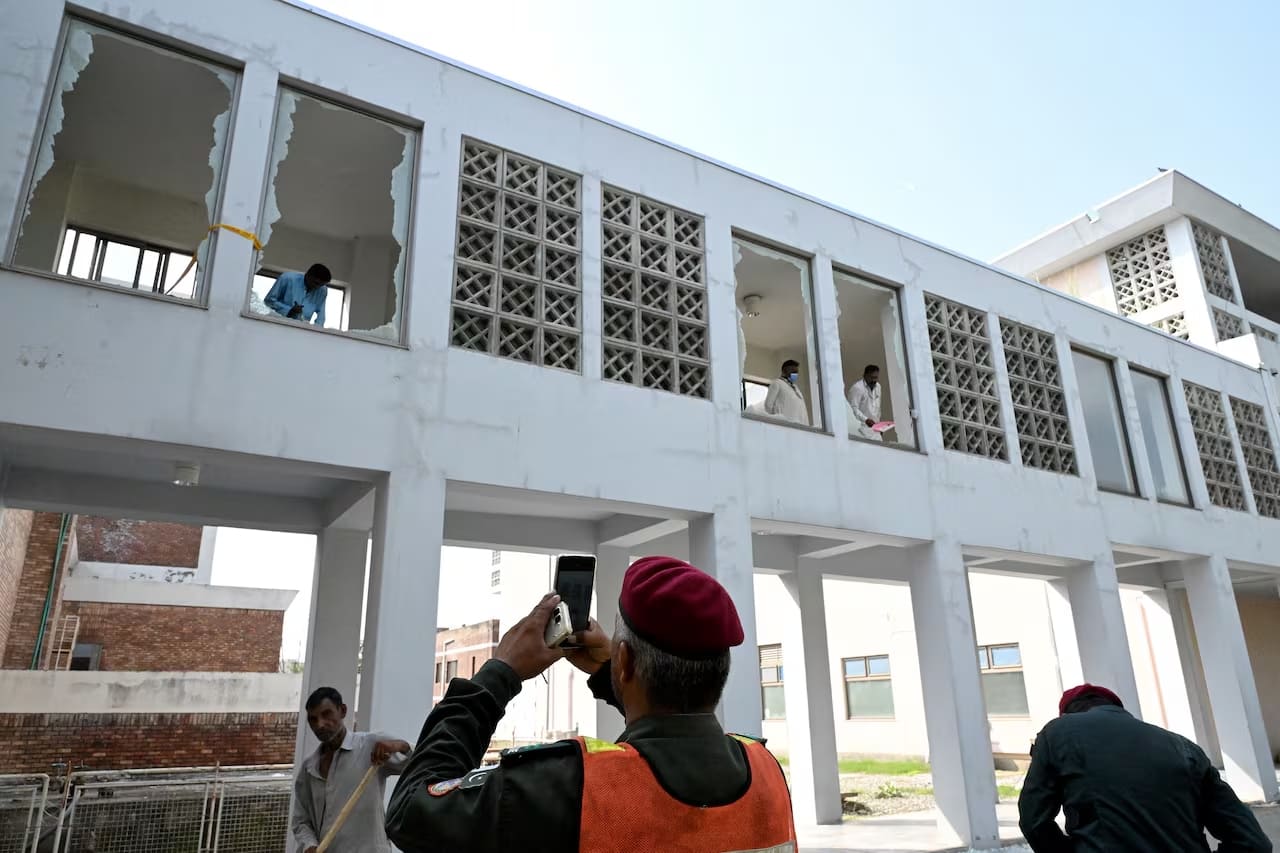 incendio hospital pakistan