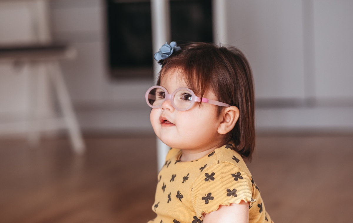 niña con lentes