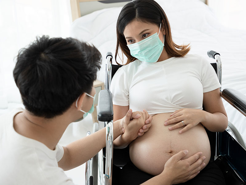 Bebés de madres con COVID-19 generan anticuerpos, según estudio de Singapur