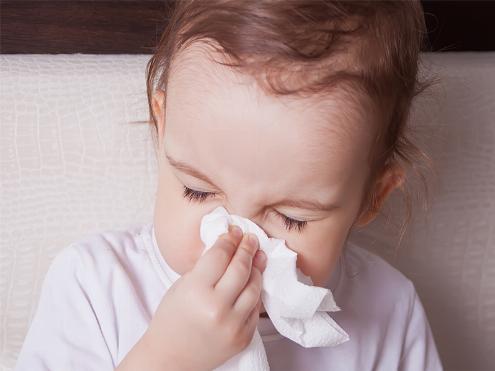 Resfriado en el niño: síntomas, causas y tratamiento