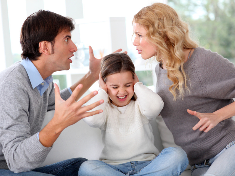 Conductas que tu hijo puede presentar si te acabas de divorciar