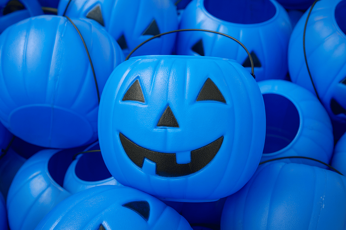 canasta de calabaza azul para Halloween 