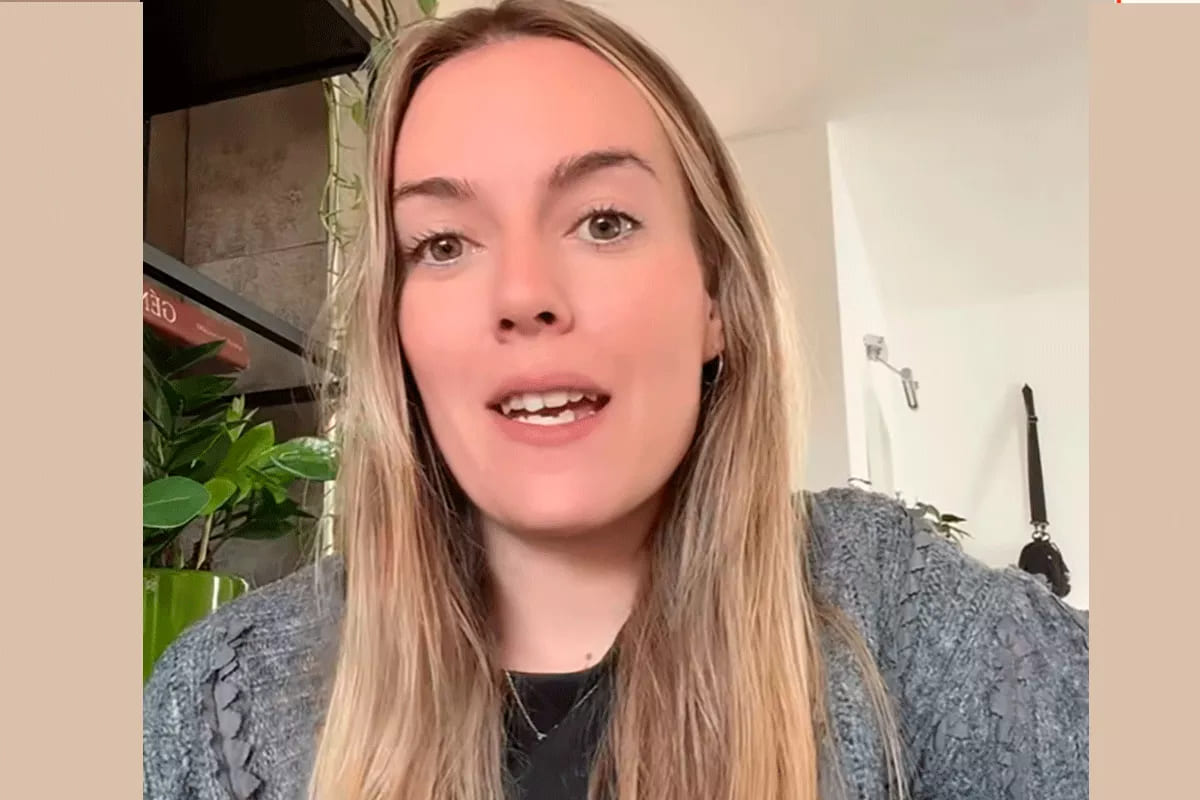 bebe niña sangre regla