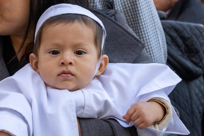 bebé vestido de Papa 
