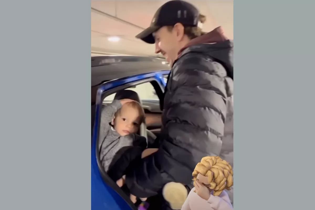 gesto proteccion coche bebe