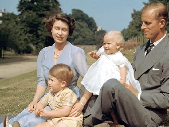 reina-isabel-hijos-pequenos