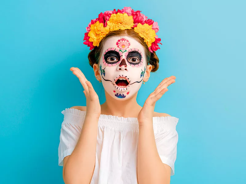 Disfraza tu cara en Halloween: maquillaje de zombie, de bruja...
