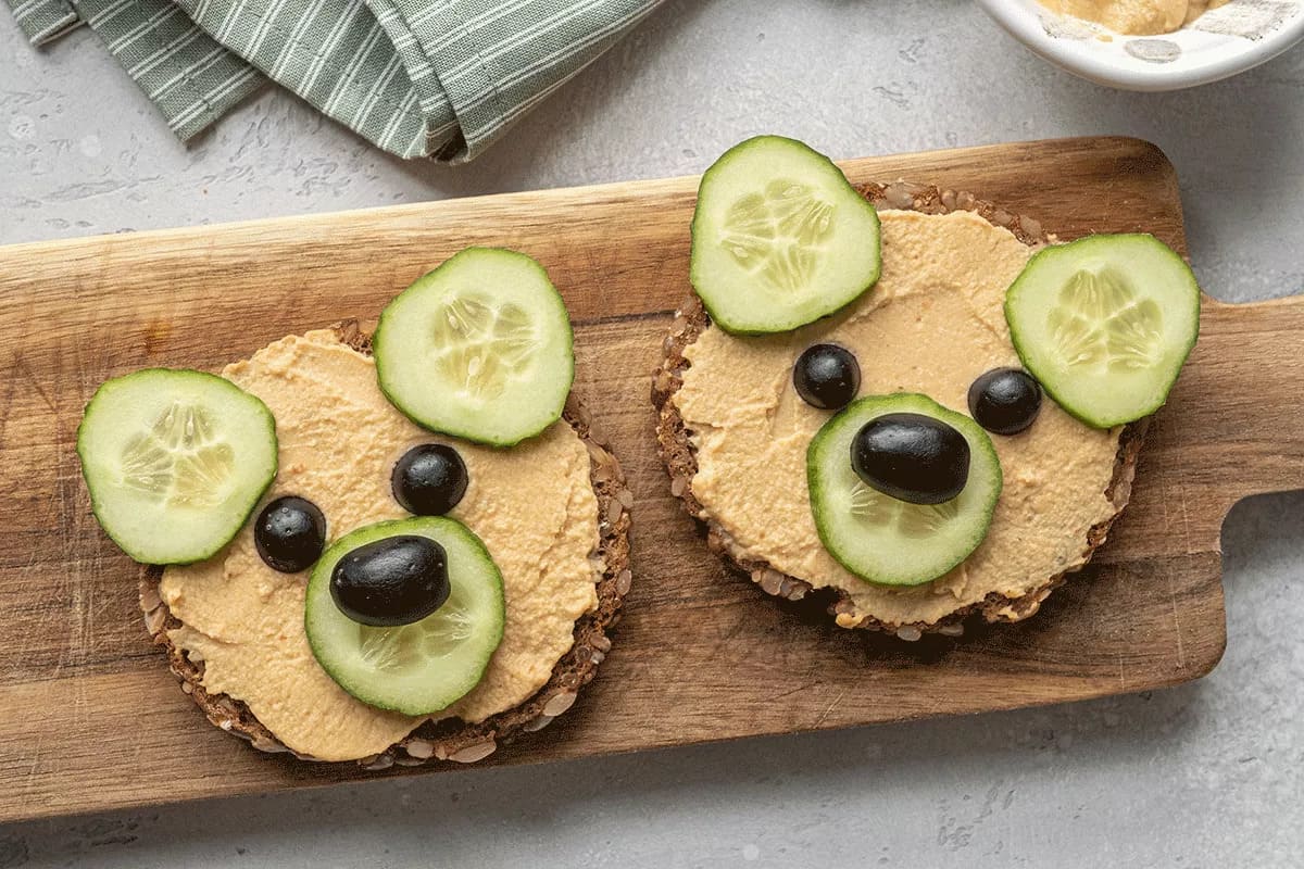 mini-bocadillos-hummus-merienda