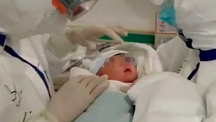 Una recién nacida con coronavirus se recupera sin medicamentos