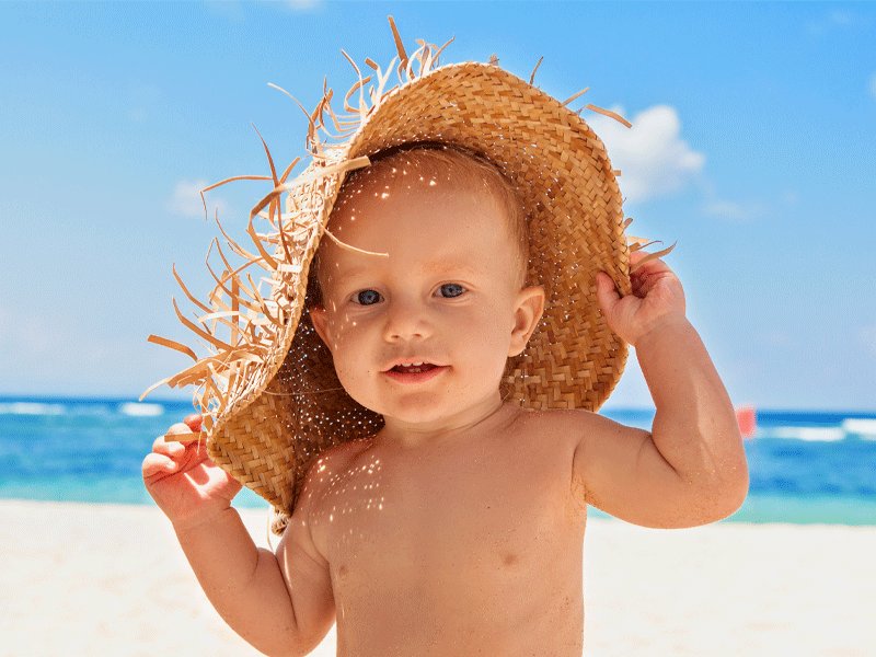 ¿Pueden tomar el sol los bebés? ¡Los consejos de la pediatra!