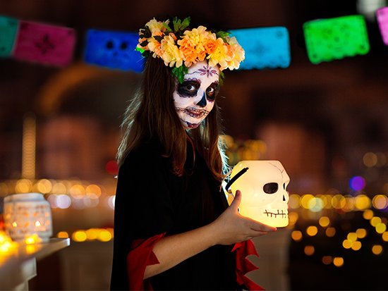 Maquillaje de Catrina para niñas, ¡ideas fáciles y creativas!